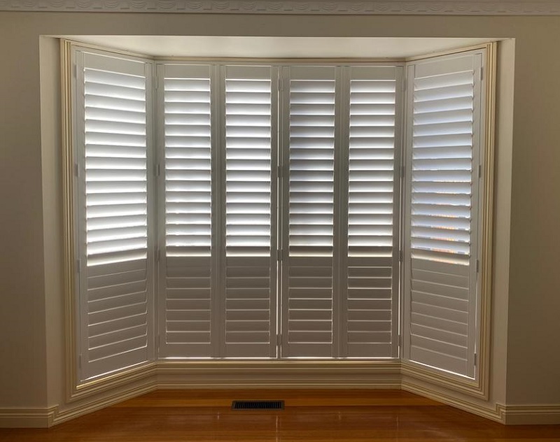 Bay Window Shutters White Coloured PVC in Bentleigh 3204 VIC